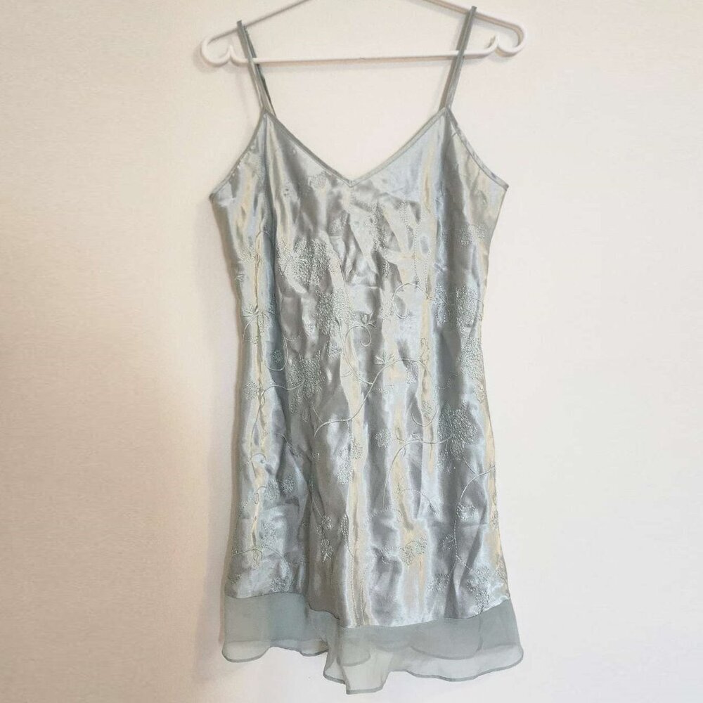 Morgan Taylor Embroidered Robe Slip Set Size Medium - Picture 4 of 15